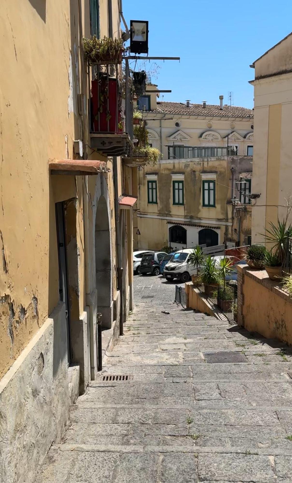 Casa "Kapri" Da Eva - Salerno Centro Con Self Check-In Exterior foto